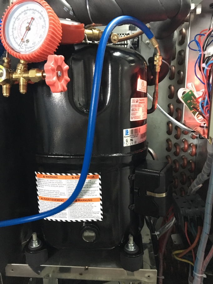 Водяное охлаждение воздуха/создателя куба льда R134A ясное квадратное 31